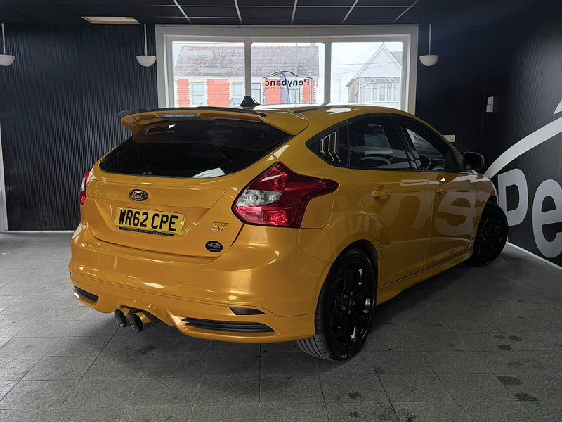 Ford Focus 2.0T EcoBoost ST-2 Euro 5 (s/s) 5dr 5dr Manual 2026