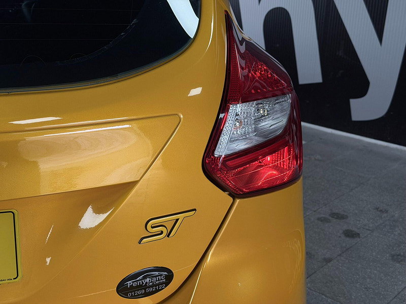 Ford Focus 2.0T EcoBoost ST-2 Euro 5 (s/s) 5dr 5dr Manual 2026