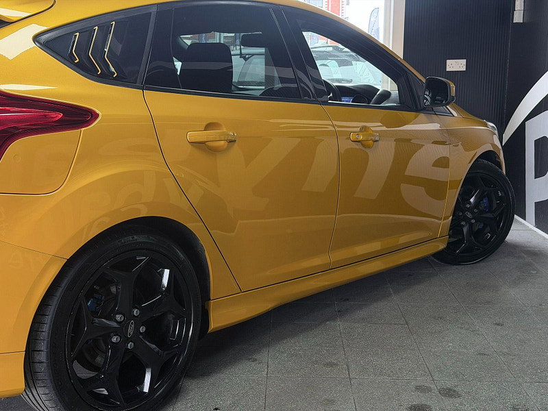 Ford Focus 2.0T EcoBoost ST-2 Euro 5 (s/s) 5dr 5dr Manual 2026