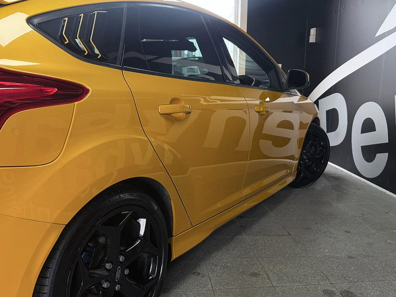Ford Focus 2.0T EcoBoost ST-2 Euro 5 (s/s) 5dr 5dr Manual 2026