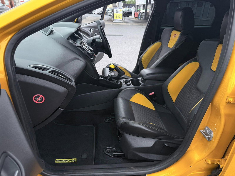 Ford Focus 2.0T EcoBoost ST-2 Euro 5 (s/s) 5dr 5dr Manual 2026