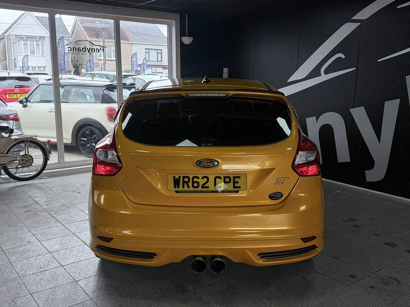Ford Focus 2.0T EcoBoost ST-2 Euro 5 (s/s) 5dr 5dr Manual 2026
