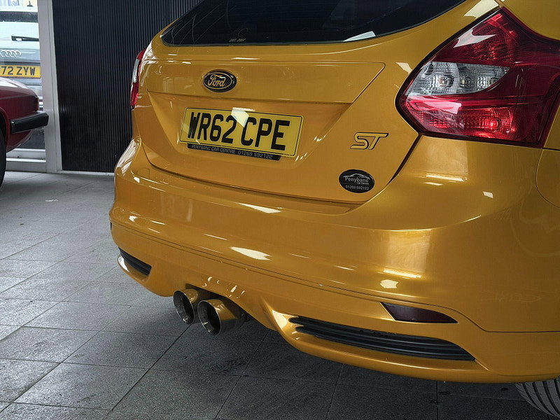 Ford Focus 2.0T EcoBoost ST-2 Euro 5 (s/s) 5dr 5dr Manual 2026