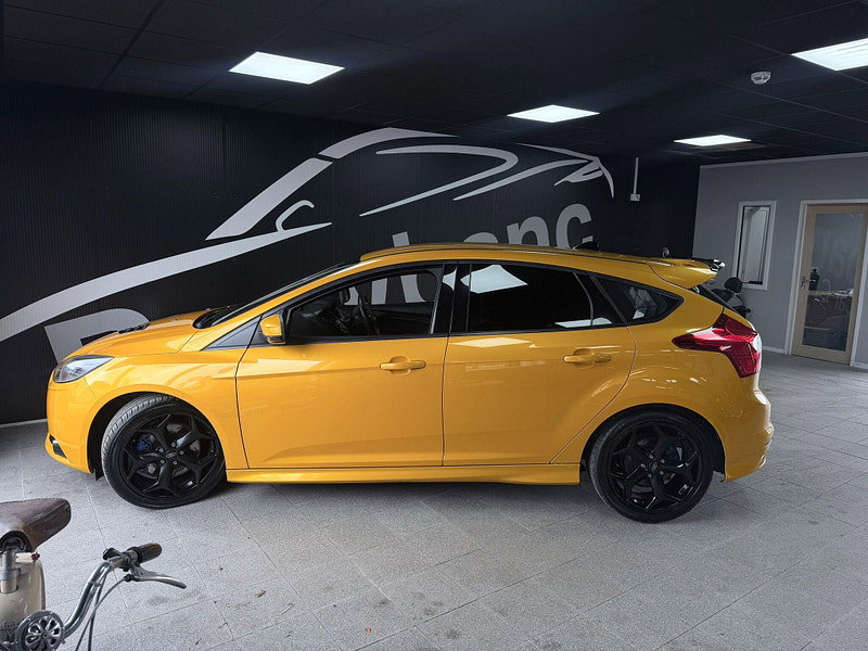 Ford Focus 2.0T EcoBoost ST-2 Euro 5 (s/s) 5dr 5dr Manual 2026