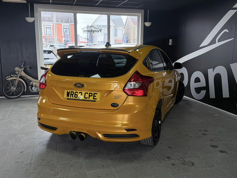 Ford Focus 2.0T EcoBoost ST-2 Euro 5 (s/s) 5dr 5dr Manual 2026