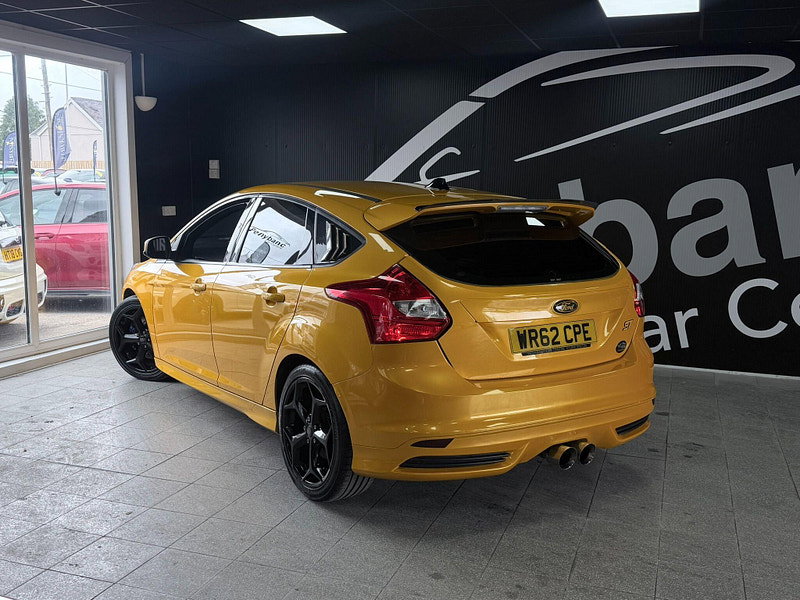 Ford Focus 2.0T EcoBoost ST-2 Euro 5 (s/s) 5dr 5dr Manual 2026