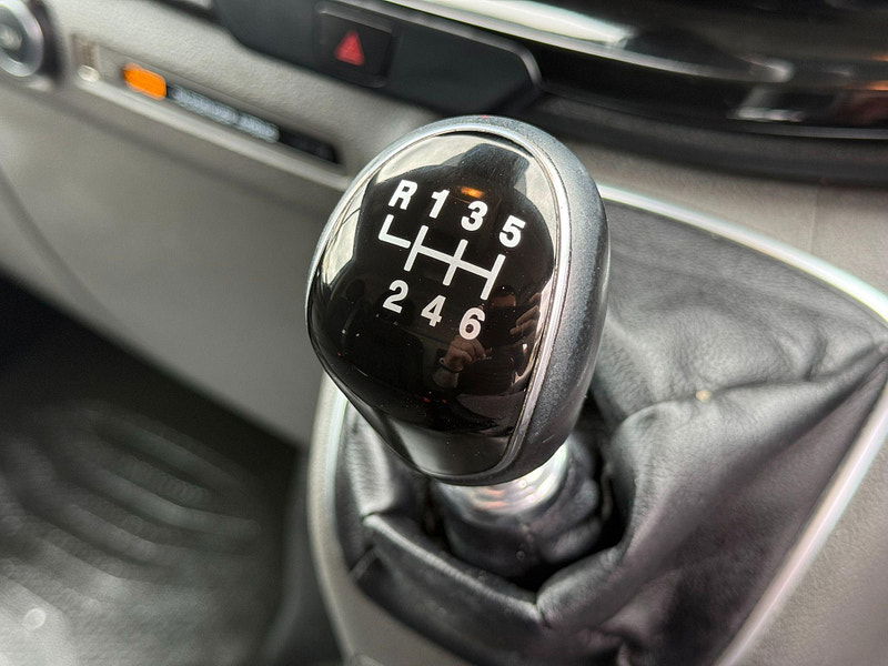 Ford Transit Custom 2.0 300 EcoBlue Limited L2 H1 Euro 6 (s/s) 5dr 5dr Manual 2026