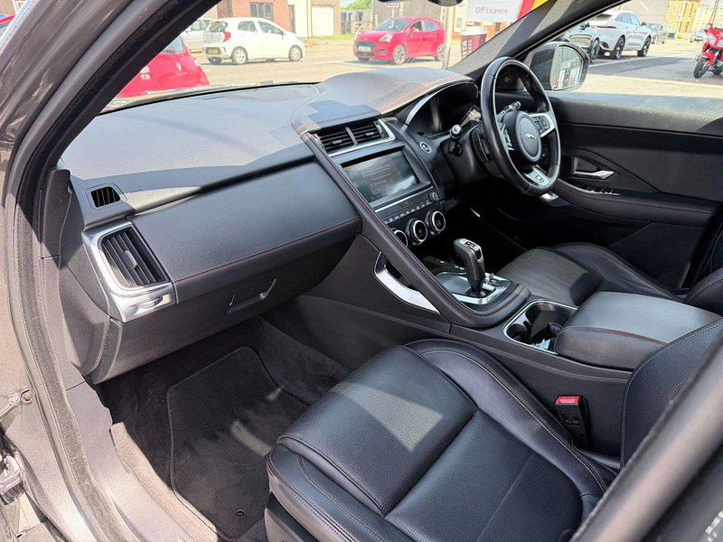 Jaguar E-PACE 2.0 D150 Chequered Flag Auto AWD Euro 6 (s/s) 5dr 5dr Automatic 2026