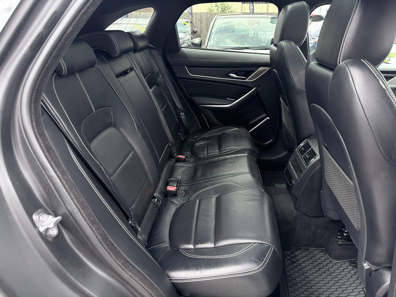 Jaguar F-PACE 2.0 D200 MHEV R-Dynamic Black Auto AWD Euro 6 (s/s) 5dr 5dr Automatic 2026