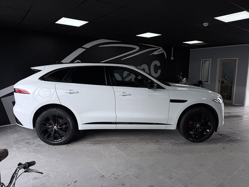 Jaguar F-PACE 2.0 D200 MHEV R-Dynamic Black Auto AWD Euro 6 (s/s) 5dr 5dr Automatic 2026