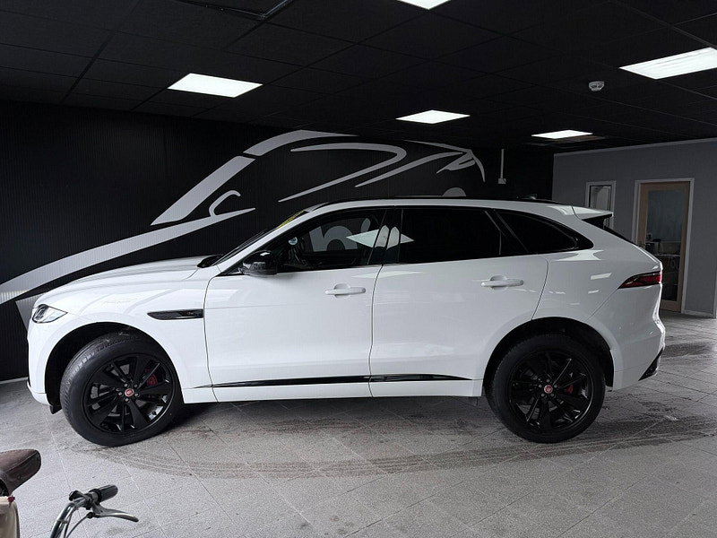 Jaguar F-PACE 2.0 D200 MHEV R-Dynamic Black Auto AWD Euro 6 (s/s) 5dr 5dr Automatic 2026