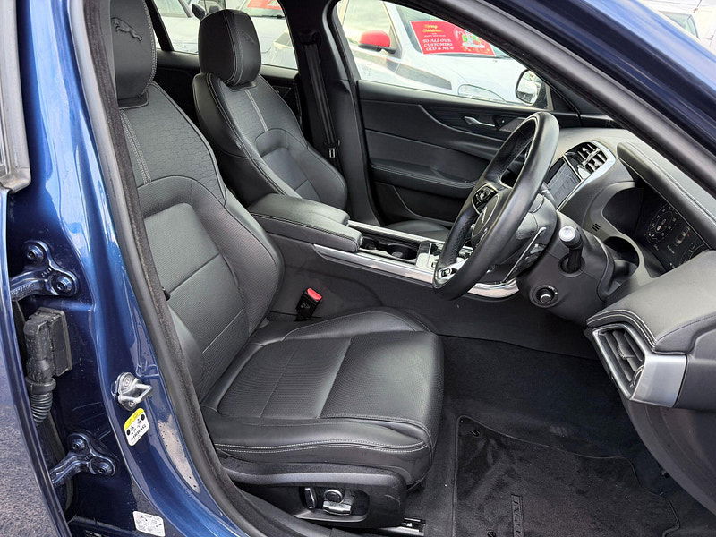 Jaguar XE 2.0 D200 MHEV R-Dynamic HSE Auto Euro 6 (s/s) 4dr 4dr Automatic 2026