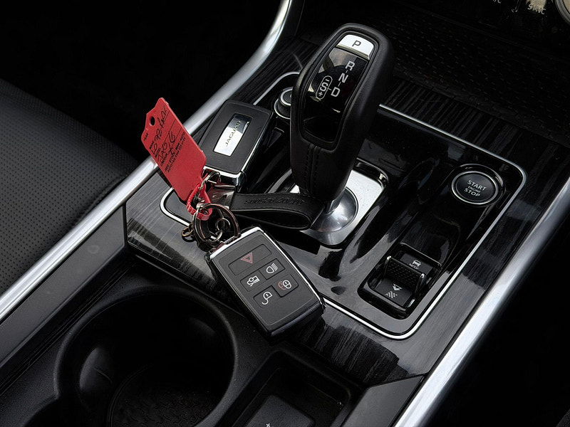 Jaguar XE 2.0 D200 MHEV R-Dynamic HSE Auto Euro 6 (s/s) 4dr 4dr Automatic 2026