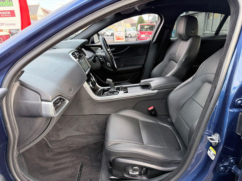 Jaguar XE 2.0 D200 MHEV R-Dynamic HSE Auto Euro 6 (s/s) 4dr 4dr Automatic 2026