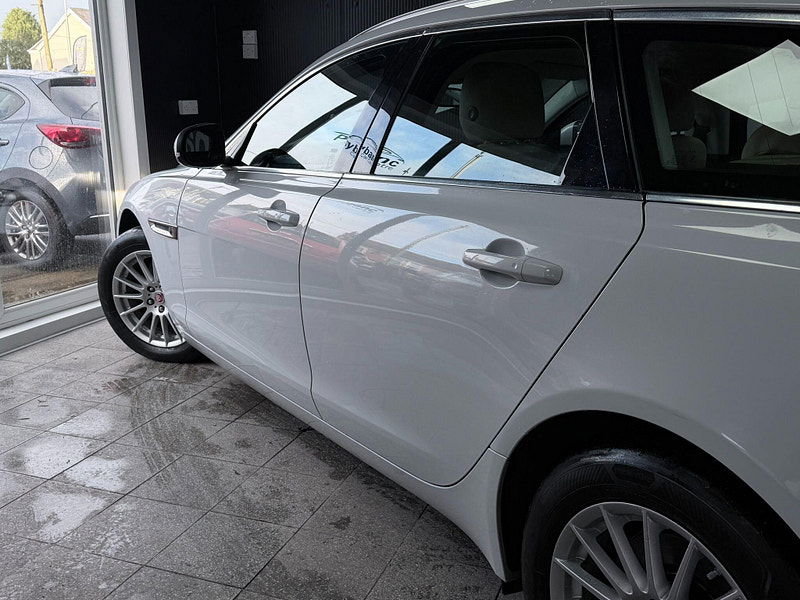 Jaguar XF 2.0d Portfolio Sportbrake Euro 6 (s/s) 5dr 5dr Manual 2026