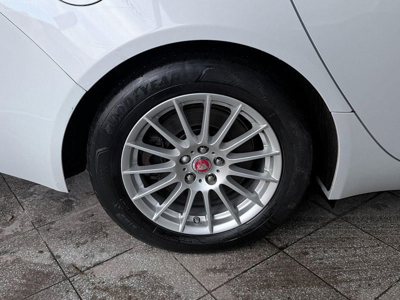 Jaguar XF 2.0d Portfolio Sportbrake Euro 6 (s/s) 5dr 5dr Manual 2026