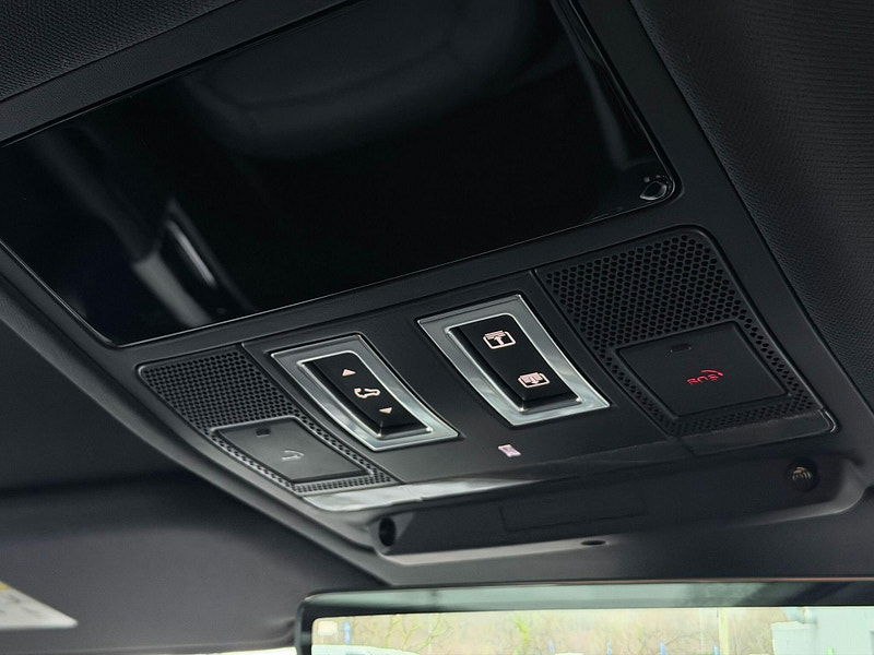 Land Rover DEFENDER 110 3.0 D300 MHEV HSE Auto 4WD Euro 6 (s/s) 5dr 5dr Automatic 2026