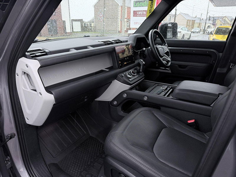 Land Rover DEFENDER 110 3.0 D300 MHEV HSE Auto 4WD Euro 6 (s/s) 5dr 5dr Automatic 2026