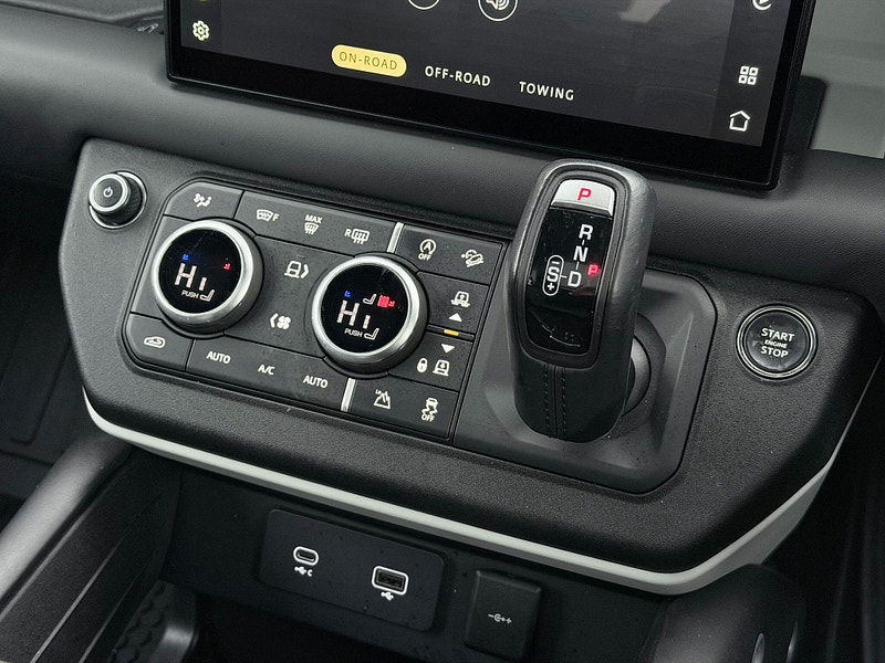 Land Rover DEFENDER 110 3.0 D300 MHEV HSE Auto 4WD Euro 6 (s/s) 5dr 5dr Automatic 2026