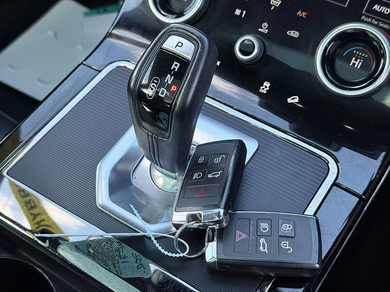 Land Rover Range Rover Evoque 1.5 P300e 12.2kWh Autobiography Auto 4WD Euro 6 (s/s) 5dr 5dr Automatic 2026