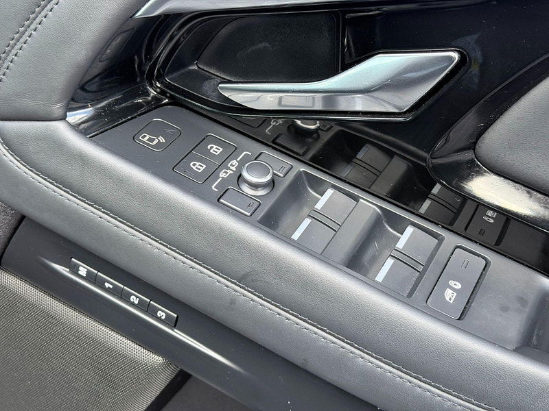 Land Rover Range Rover Evoque 1.5 P300e 12.2kWh Autobiography Auto 4WD Euro 6 (s/s) 5dr 5dr Automatic 2026