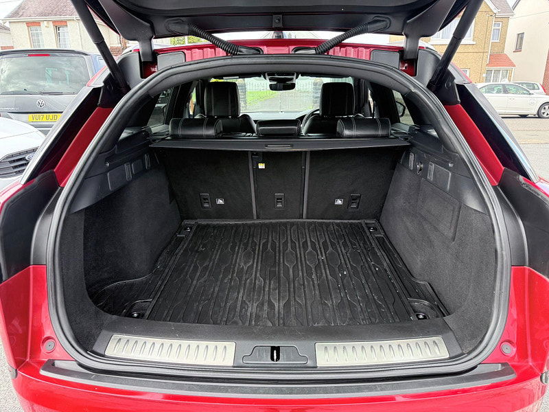 Land Rover Range Rover Velar 2.0 P300 HSE Auto 4WD Euro 6 (s/s) 5dr 5dr Automatic 2026