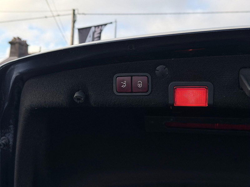 Mercedes-Benz C Class 2.0 C350e 6.4kWh Sport (Premium) G-Tronic+ Euro 6 (s/s) 4dr 4dr Automatic 2026