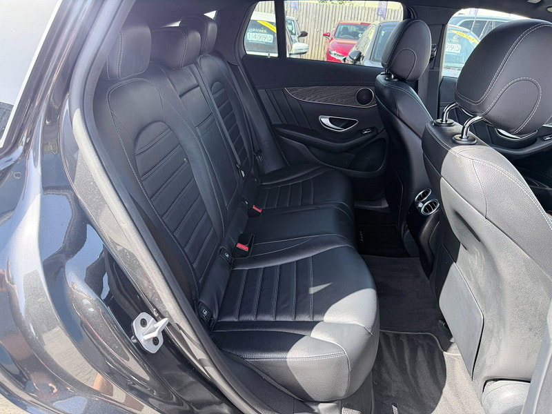Mercedes-Benz EQC EQC 400 80kWh AMG Line (Premium Plus) Auto 4MATIC 5dr 5dr Automatic 2026