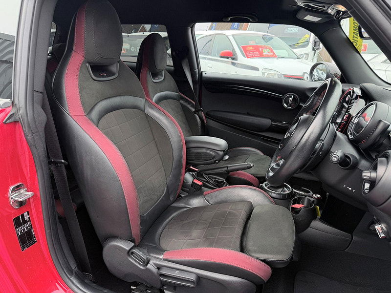 MINI Hatch 2.0 John Cooper Works Auto Euro 6 (s/s) 3dr 3dr Automatic 2026