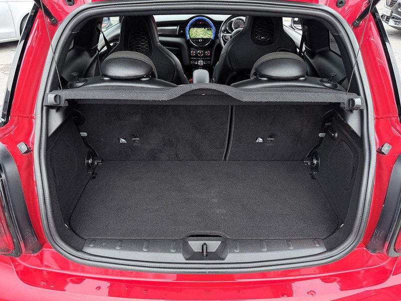 MINI Hatch 2.0 John Cooper Works Auto Euro 6 (s/s) 3dr 3dr Automatic 2026