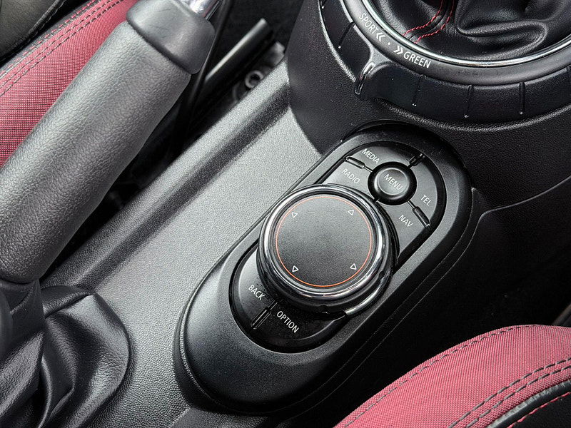 MINI Hatch 2.0 John Cooper Works Auto Euro 6 (s/s) 3dr 3dr Automatic 2026