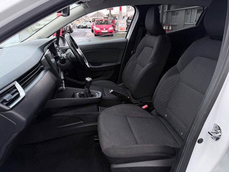 Renault Clio 1.0 TCe Iconic Euro 6 (s/s) 5dr 5dr Manual 2026