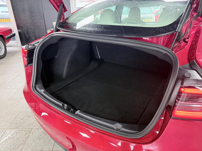 Tesla Model 3 (Dual Motor) Long Range Auto 4WDE 4dr 4dr Automatic 2026