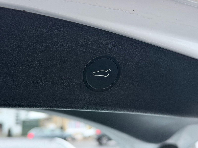 Tesla Model 3 (Dual Motor) Long Range Auto 4WDE 4dr 4dr Automatic 2026