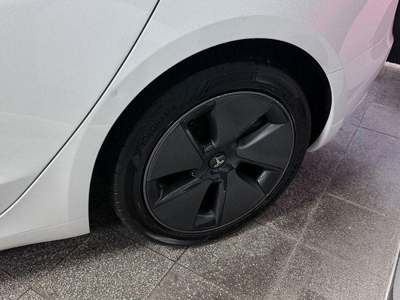 Tesla Model 3 (Dual Motor) Long Range Auto 4WDE 4dr 4dr Automatic 2026