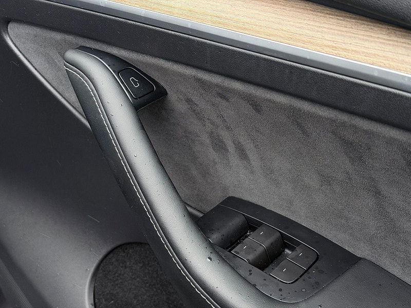 Tesla Model Y Auto RWD 5dr 5dr Automatic 2026