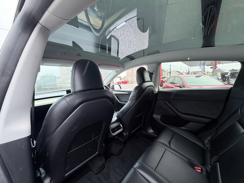 Tesla Model Y (Dual Motor) Long Range Auto 4WDE 5dr 5dr Automatic 2026