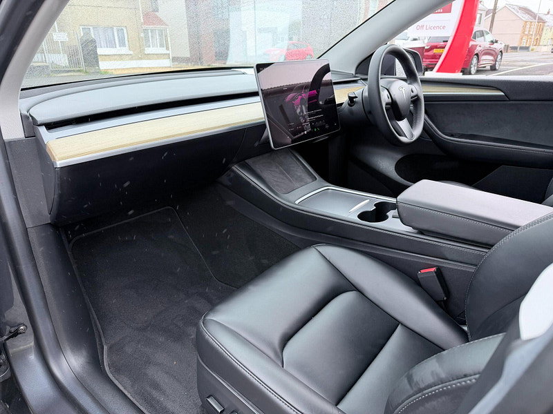 Tesla Model Y (Dual Motor) Long Range Auto 4WDE 5dr 5dr Automatic 2026