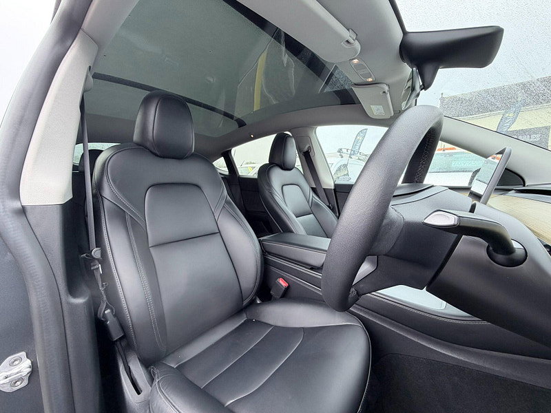 Tesla Model Y (Dual Motor) Long Range Auto 4WDE 5dr 5dr Automatic 2026