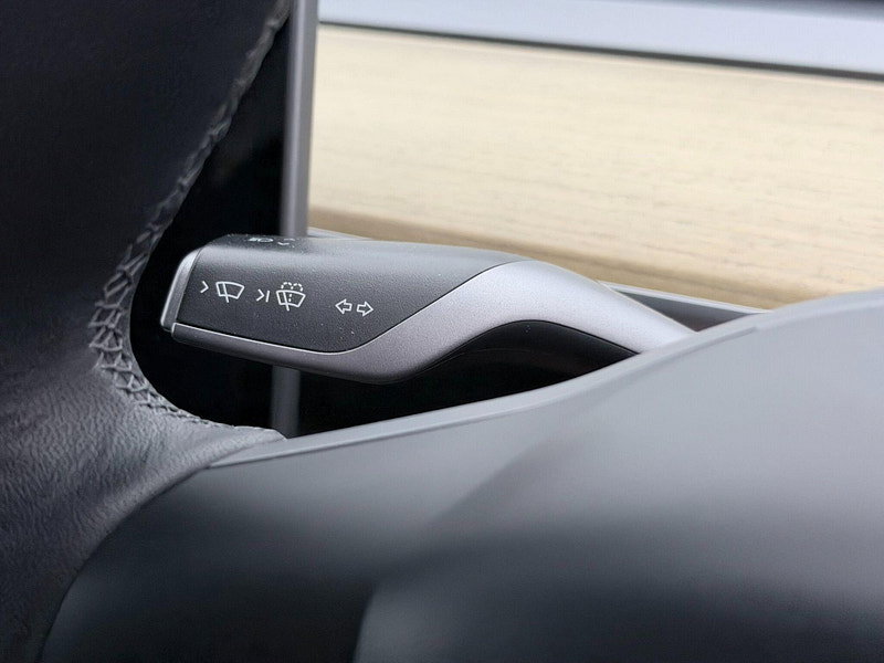 Tesla Model Y (Dual Motor) Long Range Auto 4WDE 5dr 5dr Automatic 2026