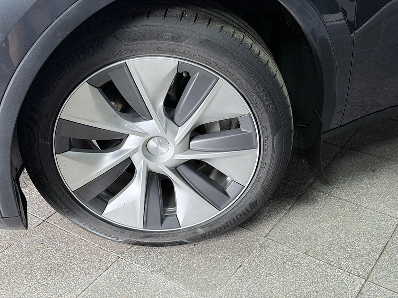 Tesla Model Y (Dual Motor) Long Range Auto 4WDE 5dr 5dr Automatic 2026