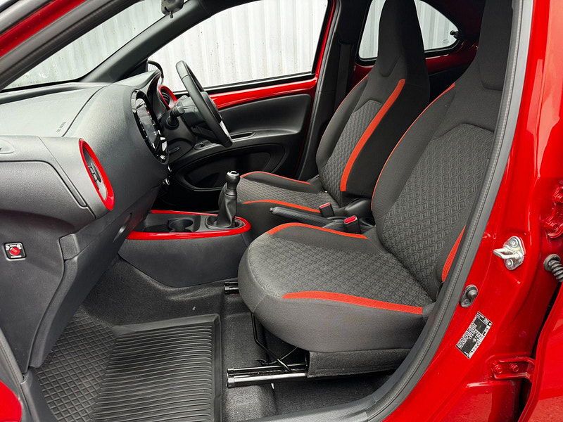 Toyota Aygo x 1.0 VVT-i Edge Euro 6 (s/s) 5dr 5dr Manual 2026