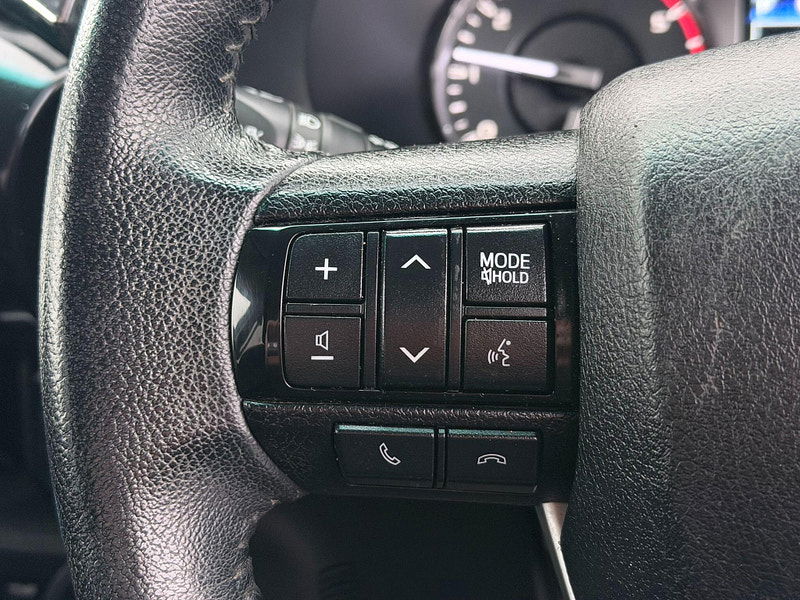 Toyota Hilux 2.8 D-4D Invincible Auto 4WD Euro 6 (s/s) 4dr 4dr Automatic 2026