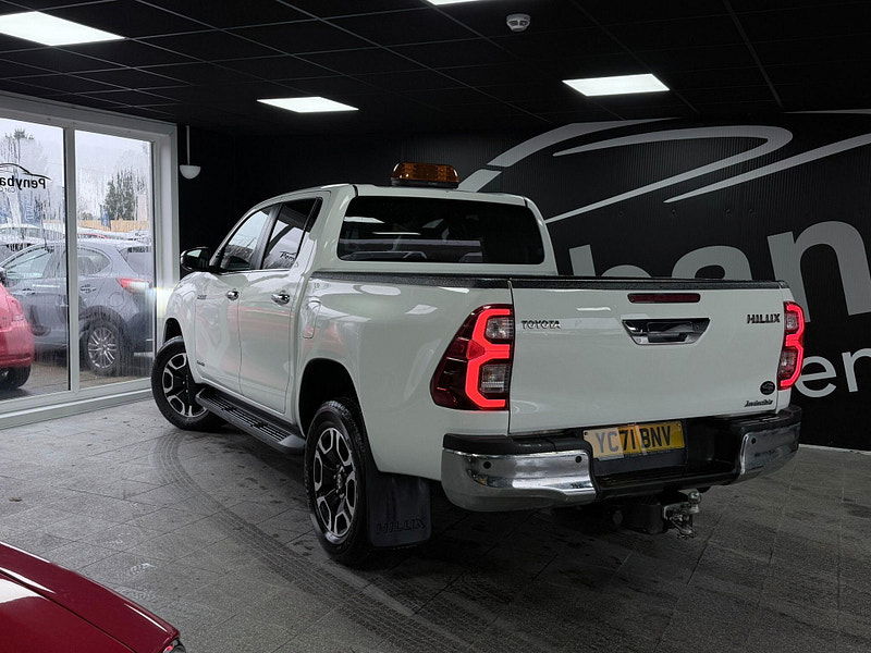 Toyota Hilux 2.8 D-4D Invincible Auto 4WD Euro 6 (s/s) 4dr 4dr Automatic 2026