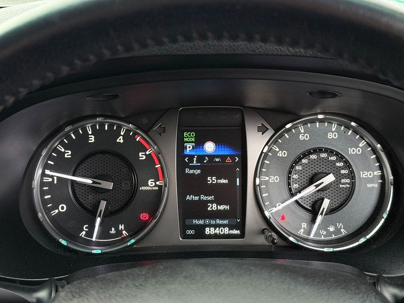Toyota Hilux 2.8 D-4D Invincible Auto 4WD Euro 6 (s/s) 4dr 4dr Automatic 2026
