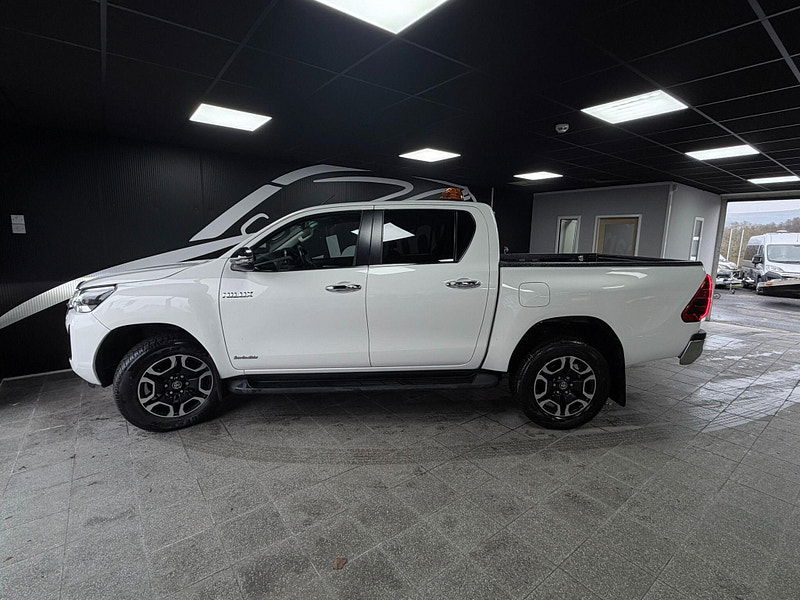 Toyota Hilux 2.8 D-4D Invincible Auto 4WD Euro 6 (s/s) 4dr 4dr Automatic 2026
