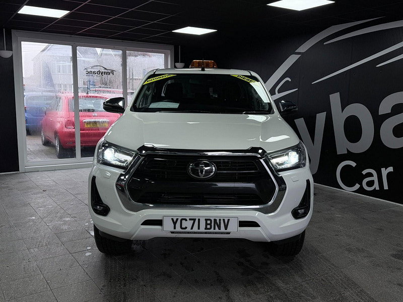 Toyota Hilux 2.8 D-4D Invincible Auto 4WD Euro 6 (s/s) 4dr 4dr Automatic 2026
