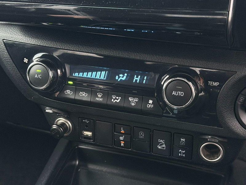 Toyota Hilux 2.8 D-4D Invincible Auto 4WD Euro 6 (s/s) 4dr 4dr Automatic 2026