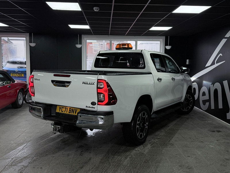 Toyota Hilux 2.8 D-4D Invincible Auto 4WD Euro 6 (s/s) 4dr 4dr Automatic 2026