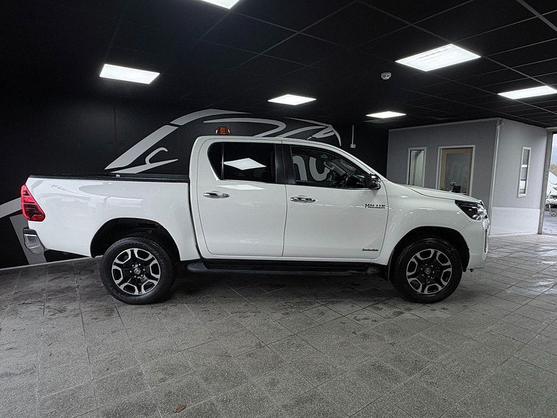 Toyota Hilux 2.8 D-4D Invincible Auto 4WD Euro 6 (s/s) 4dr 4dr Automatic 2026